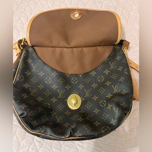 Authentic Louis Vuitton purse.